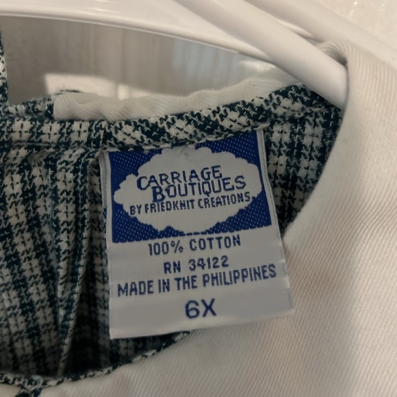 Girls boutique smocked dress - Picture 3 of 3